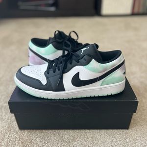 Jordan 1 Low Emerald